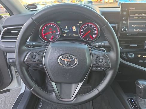 Used 2022 Toyota Camry XSE FWD image 17