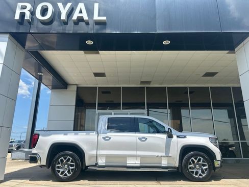 Used 2024 GMC Sierra 1500 SLT w/ SLT Premium Plus Package AWD/4WD image 1