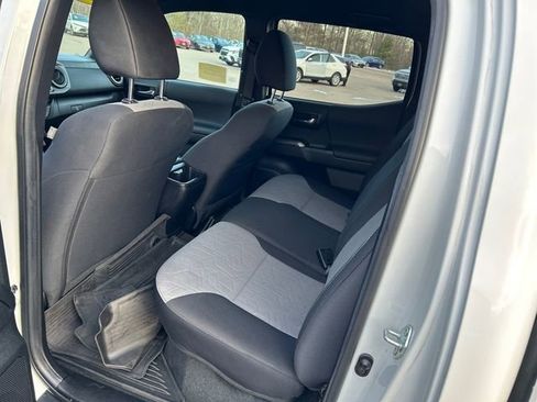 Certified 2023 Toyota Tacoma TRD Off-Road image 21