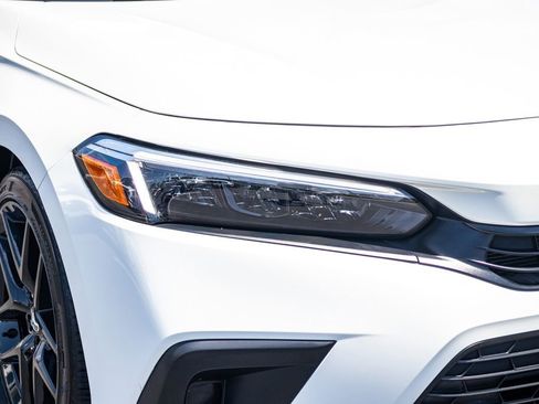 Used 2023 Honda Civic Sport image 5