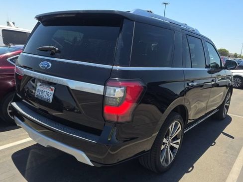 Used 2021 Ford Expedition Platinum AWD/4WD image 2