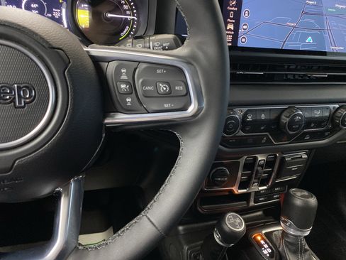 Certified 2025 Jeep Wrangler Unlimited Sahara AWD/4WD image 22