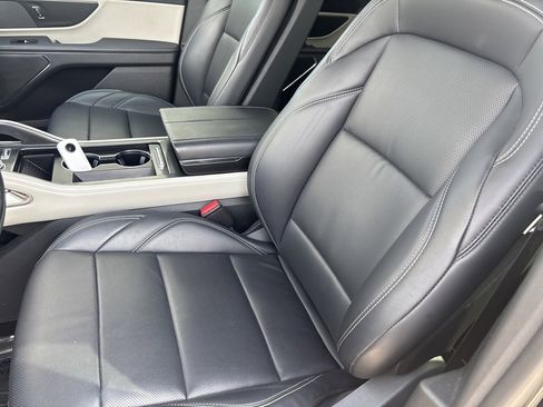 Used 2024 Lincoln Nautilus Premier image 26