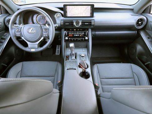 Used 2023 Lexus IS 350 F Sport w/ Navigation Package image 16