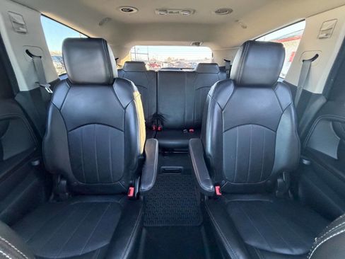 Used 2017 Chevrolet Traverse Premier image 28