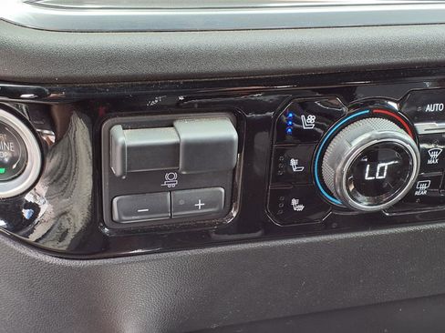 Certified 2023 Chevrolet Silverado 1500 High Country w/ Technology Package AWD/4WD image 19
