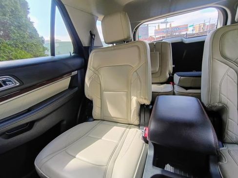 Used 2018 Ford Explorer Platinum image 52