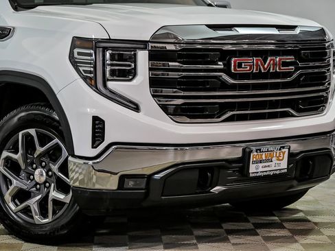 Used 2023 GMC Sierra 1500 SLT w/ SLT Convenience Package AWD/4WD image 2