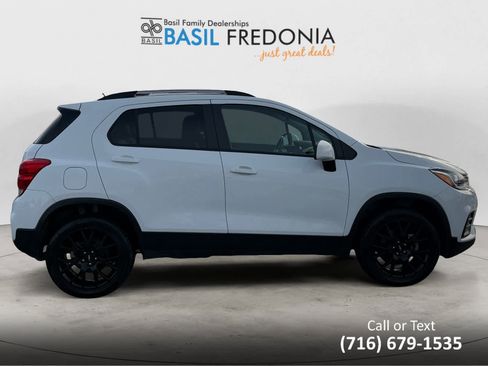 Used 2022 Chevrolet Trax LT w/ Driver Confidence Package image 6