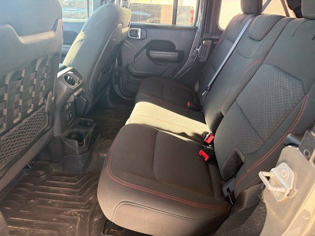 Used 2022 Jeep Wrangler Unlimited Rubicon w/ Cold Weather Group AWD/4WD image 14