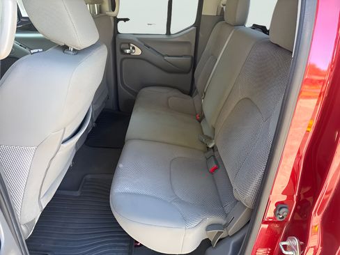 Used 2019 Nissan Frontier SV RWD image 9