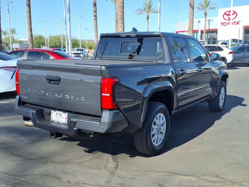 Used 2025 Toyota Tacoma SR5 AWD/4WD image 4