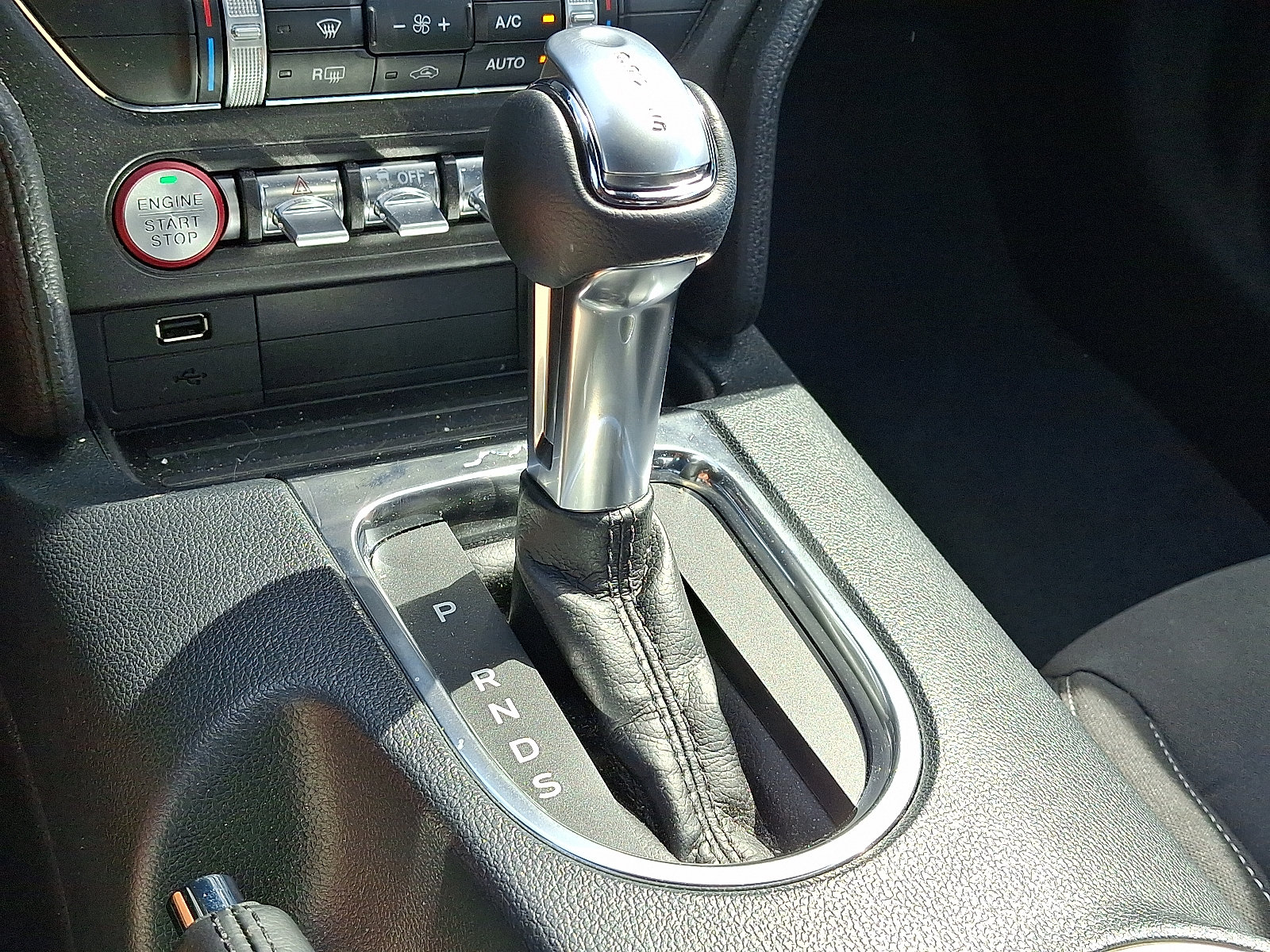 Used 2021 Ford Mustang Coupe w/ Equipment Group 101A RWD image 13