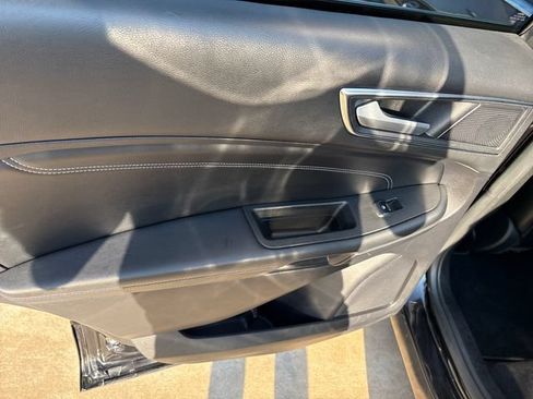 Used 2022 Ford Edge Titanium AWD/4WD image 39