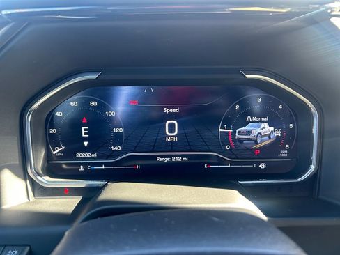 Used 2024 GMC Sierra 1500 AT4 w/ Technology Package image 19