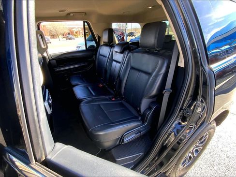 Used 2022 Ford Expedition XLT image 20