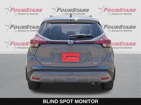 Used 2021 Nissan Kicks SV image 5