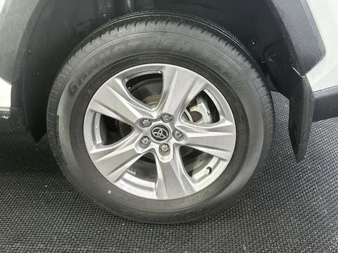 Used 2025 Toyota RAV4 XLE w/ Convenience Package image 11