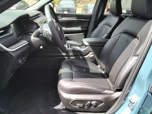 New 2026 Jeep Grand Cherokee Limited w/ Luxury Tech Group II AWD/4WD image 5