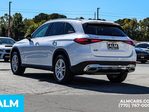 Used 2025 Mercedes-Benz GLC 300 4MATIC image 7