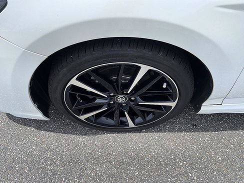 Used 2020 Toyota Camry XSE FWD image 8