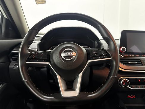 Used 2025 Nissan Altima 2.5 SR AWD/4WD image 6