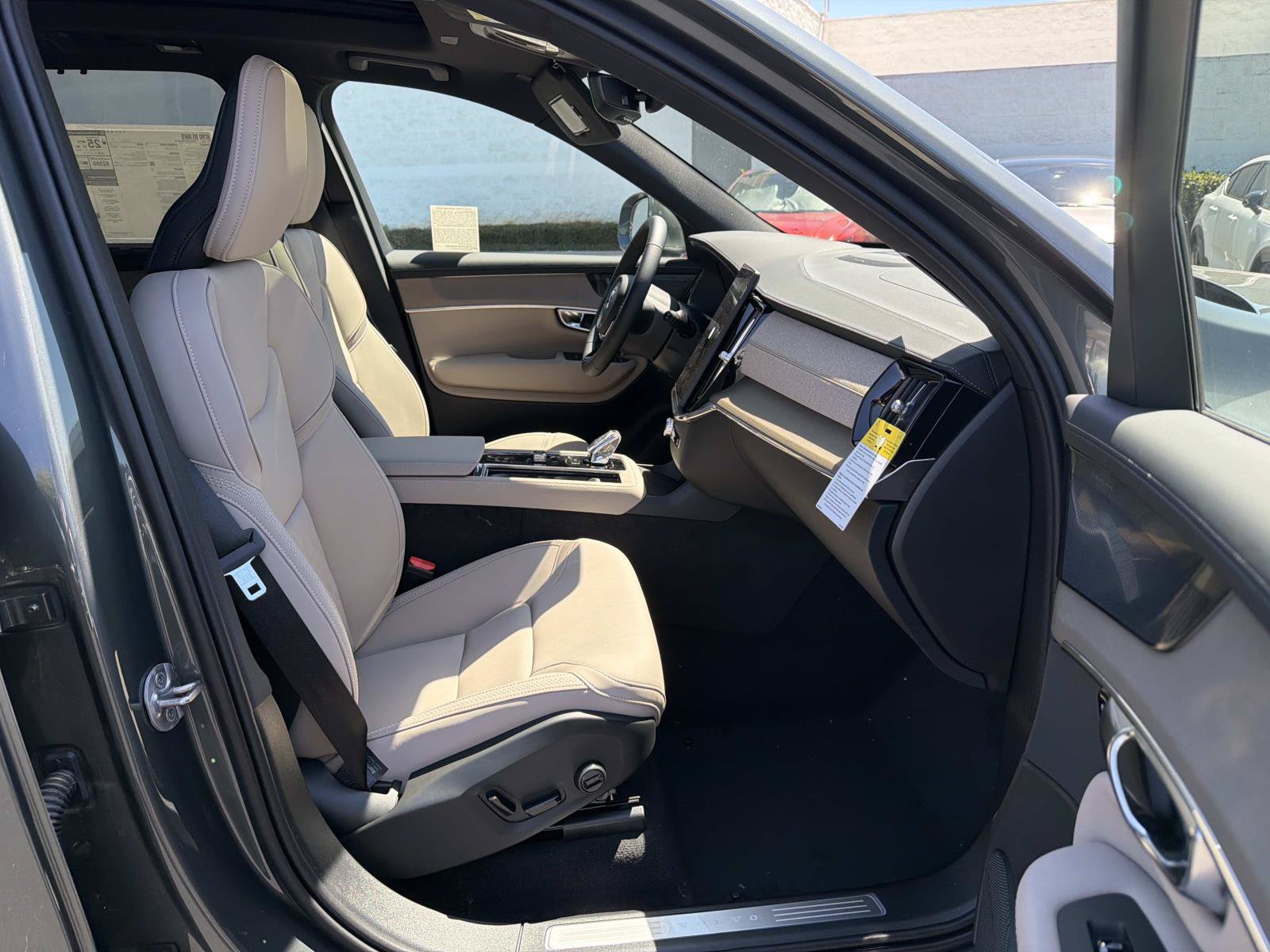 New 2027 Volvo XC90 B5 Plus AWD/4WD image 21