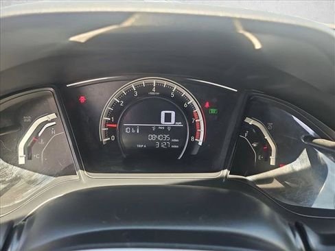 Used 2018 Honda Civic Sport image 5