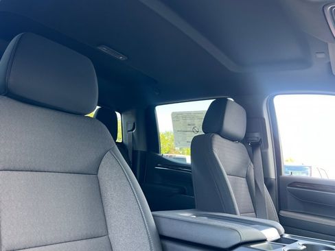 New 2026 GMC Sierra 1500 SLE image 13