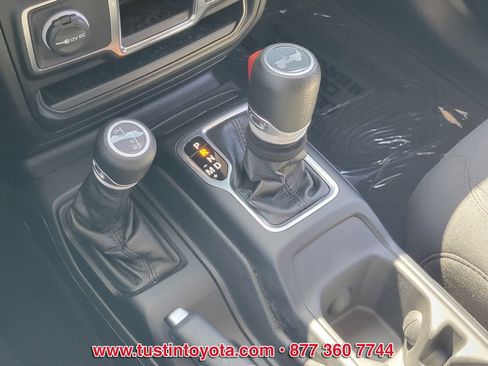 Used 2023 Jeep Wrangler Sport AWD/4WD image 22