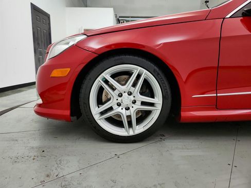 Used 2011 Mercedes-Benz E 550 E550 image 29