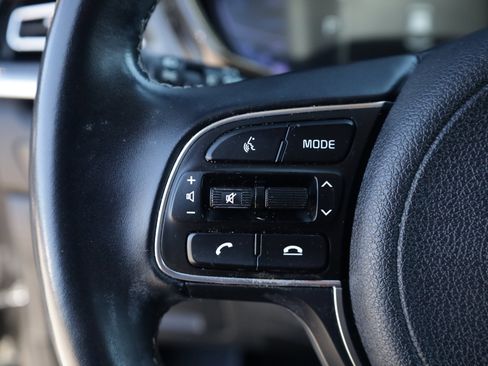 Used 2022 Kia Niro EX FWD image 20