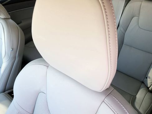 New 2026 Volvo XC90 T8 Ultra w/ Lounge Package image 6