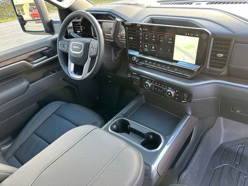 New 2026 GMC Sierra 2500 SLT image 11