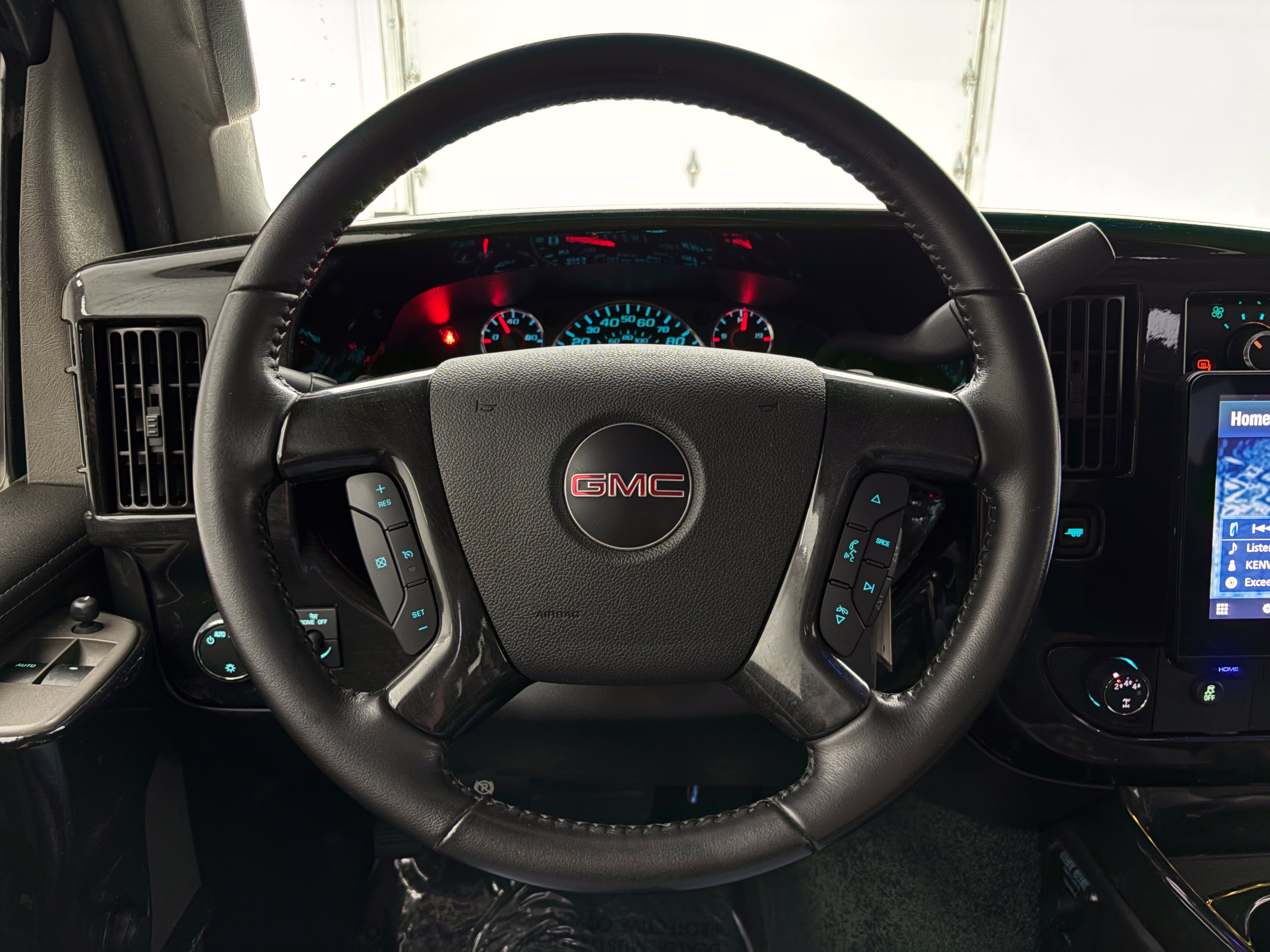 Used 2020 GMC Savana 2500 Extended w/ Enhanced Convenience Package RWD image 26