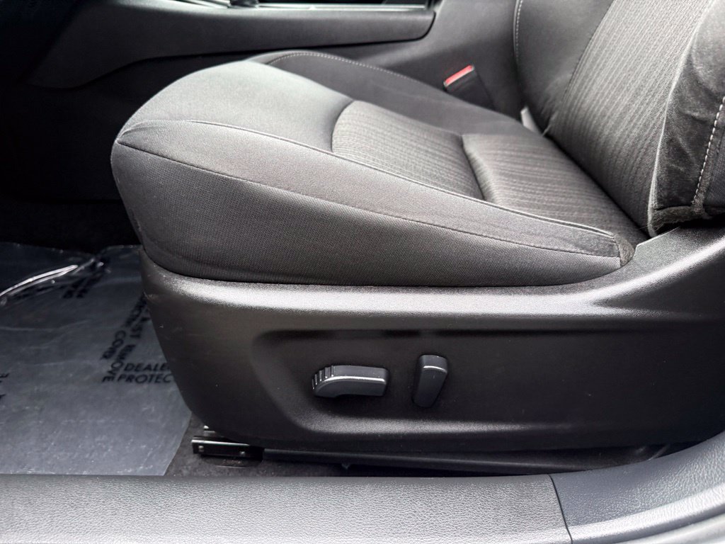 Used 2025 Nissan Altima 2.5 SV FWD image 14