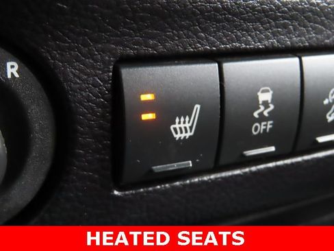 Used 2016 Jeep Wrangler Unlimited Rubicon w/ Connectivity Group image 4