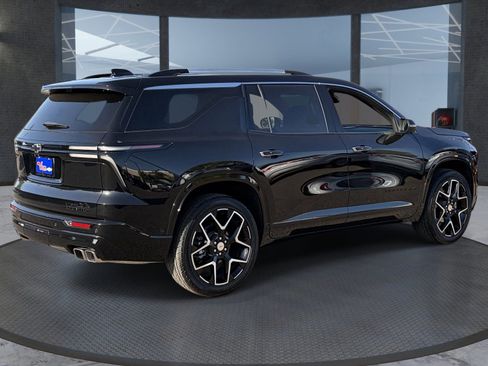 Certified 2025 Chevrolet Traverse High Country FWD image 6