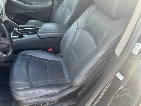 Used 2021 Buick Enclave Essence FWD image 13