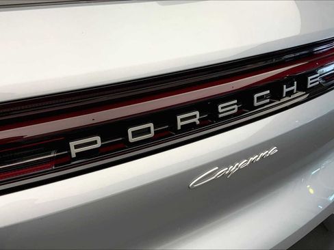 Used 2024 Porsche Cayenne image 55