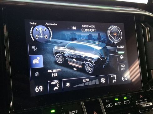 Used 2024 Lexus LX 600 4WD w/ Luxury Package image 14