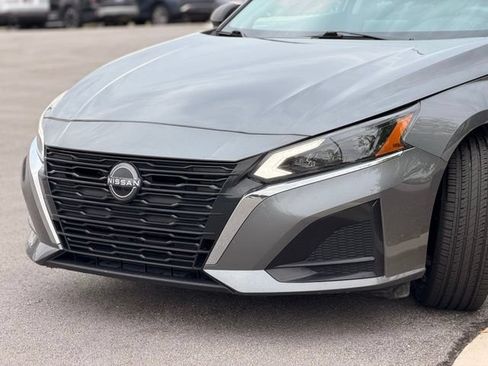 Used 2024 Nissan Altima 2.5 SV FWD image 6