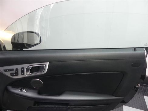 Used 2014 Mercedes-Benz SLK 250 image 17