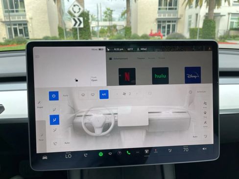Used 2021 Tesla Model 3 Standard Range Plus image 12