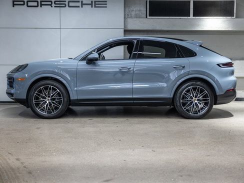 Certified 2025 Porsche Cayenne Coupe image 2