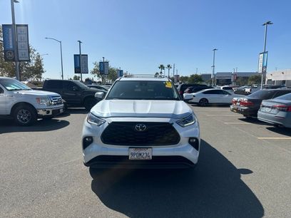 Used 2024 Toyota Highlander Limited