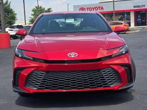 Certified 2025 Toyota Camry SE w/ Convenience Package AWD/4WD image 3