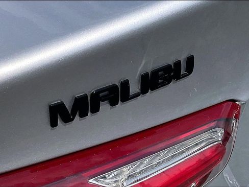 Used 2021 Chevrolet Malibu LT w/ Leather Package image 8