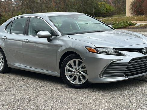 Used 2023 Toyota Camry LE image 1
