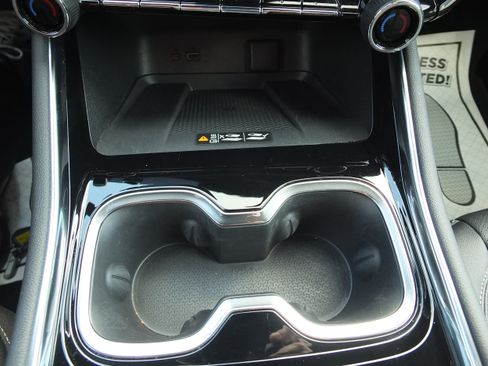 Used 2026 Chevrolet Traverse LT FWD image 23